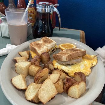 Blue Dolphin Cafe - Egg sandwich - Breakfast & Brunch Near Me - Sarasota, Florida
