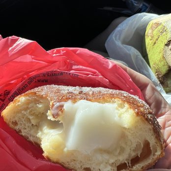 Leonard's Bakery Malasadamobile - Haupia - Food Trucks Near Me - Honolulu, Hawaii