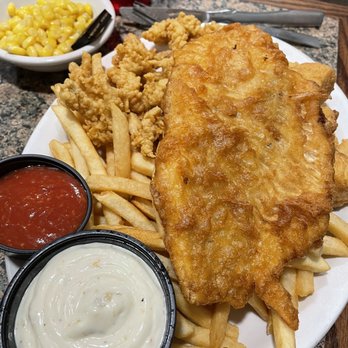Windjammers Seafood Restaurant - Captains Seafood platter- haddock, scallops, clam strips and shrimp. - Seafood Near Me - Rochester, New Hampshire