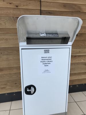 Upper Canada Mall by null