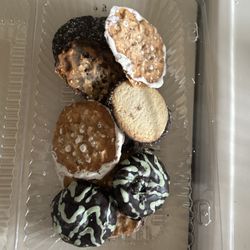 Mixed cookies.