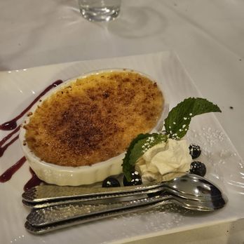 Maurizio's on the Water - Creme brulee - Italian Near Me - Beechhurst, New York Maurizio's on the Water - Creme brulee - Italian Near Me - Beechhurst, New York