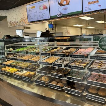 Krispy Kreme Doughnuts - Donut selection - Donuts Near Me - Mississauga, Ontario