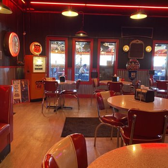 1000° Wood Fired Pizza - Seating - Pizza Near Me - Mt. Summit, Indiana 1000° Wood Fired Pizza - Seating - Pizza Near Me - Mt. Summit, Indiana