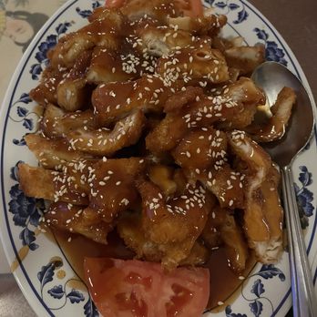 Hop Sing Palace - Sesame chicken..... with random sliced tomatoes...? - Chinese Near Me - Folsom, California