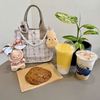Aloha Boba - Sea Salt Chocolate Chip Cookie $3.50 | 20oz Mango Sticky Rice Smoothie $11 | 16oz Iced Banana Bread Latte w/Banana Bread Cold Foam $7 + $1 - Bubble Tea Near Me - Haleiwa, Hawaii