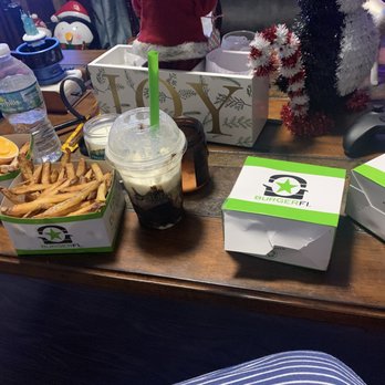 BurgerFi - Bacon cheeseburger and Mac and cheeseburger - Burgers Near Me - Pembroke Pines, Florida BurgerFi - Bacon cheeseburger and Mac and cheeseburger - Burgers Near Me - Pembroke Pines, Florida