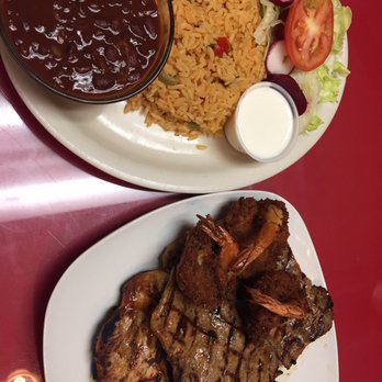 El Salvadoreno Restaurant - Mixtas plate! So nom - Spanish Near Me - Central Falls, Rhode Island El Salvadoreno Restaurant - Mixtas plate! So nom - Spanish Near Me - Central Falls, Rhode Island