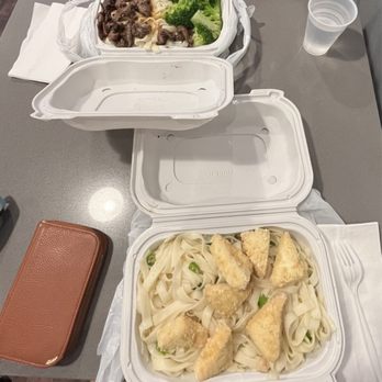 Boba Bar - Garlic Noodles (with Fried Tofu/Beef + Broccoli) - Bubble Tea Near Me - San Jose, California Boba Bar - Garlic Noodles (with Fried Tofu/Beef + Broccoli) - Bubble Tea Near Me - San Jose, California