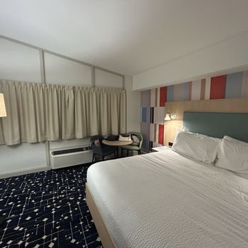 Colony House Motor Lodge - Hotels Near Me - Roanoke, Virginia