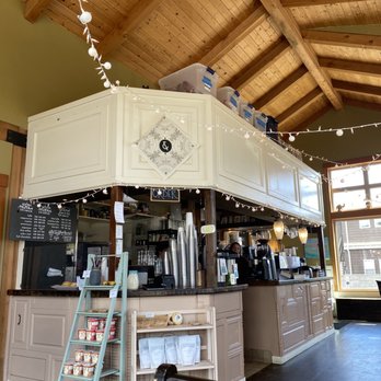 Insomnia Coffee - Coffee & Tea Near Me - Cannon Beach, Oregon