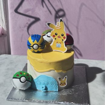 Atelier Marjorie - What was delivered to me - Patisserie/Cake Shop Near Me - Montreal, Quebec