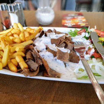 Stammheimer Pizza & Kebap - Die Pommes meines Döner-Tellers sind in altem Fett gebacken, die Portion is übersichtlich und liegt geschmacklich im unteren Mittelfeld. - Kebab Near Me - Stuttgart, BW Stammheimer Pizza & Kebap - Die Pommes meines Döner-Tellers sind in altem Fett gebacken, die Portion is übersichtlich und liegt geschmacklich im unteren Mittelfeld. - Kebab Near Me - Stuttgart, BW