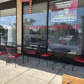 Cherry's Ice Cream & Water Ice - Chairs and tables outside. - Ice Cream & Frozen Yogurt Near Me - Cherry Hill, New Jersey Cherry's Ice Cream & Water Ice - Chairs and tables outside. - Ice Cream & Frozen Yogurt Near Me - Cherry Hill, New Jersey