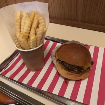 Burger Circus - "American cheeseburger" lunch set, served with crinkly fries - Burgers Near Me - Hong Kong, HK