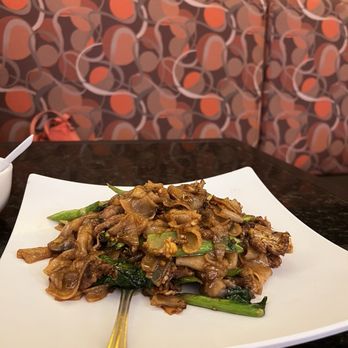 Bai Plu Thai & Sushi - Pad See Ew Noodles - Sushi Bars Near Me - Long Beach, California Bai Plu Thai & Sushi - Pad See Ew Noodles - Sushi Bars Near Me - Long Beach, California