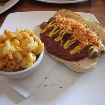 Allyn's Cafe - Vegan Chili Dog with Side of Mac N' Cheese - Cajun/Creole Near Me - Cincinnati, Ohio Allyn's Cafe - Vegan Chili Dog with Side of Mac N' Cheese - Cajun/Creole Near Me - Cincinnati, Ohio