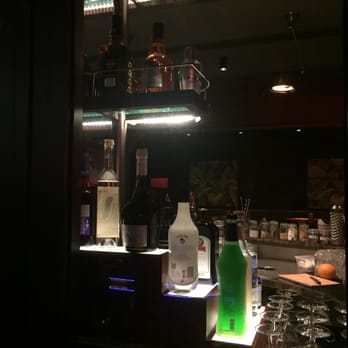 Vea Restaurant & Lounge - Cocktail Bars Near Me - Hong Kong, HK