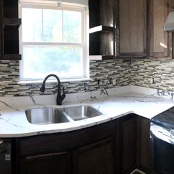 Tino’s flooring installer
