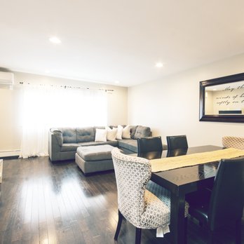 Moblat BKN - Living and Dinning room area - Vacation Rentals Near Me - Brooklyn, New York Moblat BKN - Living and Dinning room area - Vacation Rentals Near Me - Brooklyn, New York