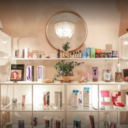 HoneyLee's Novelties
