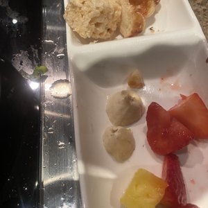 Photo of The Melting Pot - Wilmington, DE, United States. Look at those weird banana tips. They are even as big as a 1/3 of a strawberry. And that pineapple mini chunk was the same.