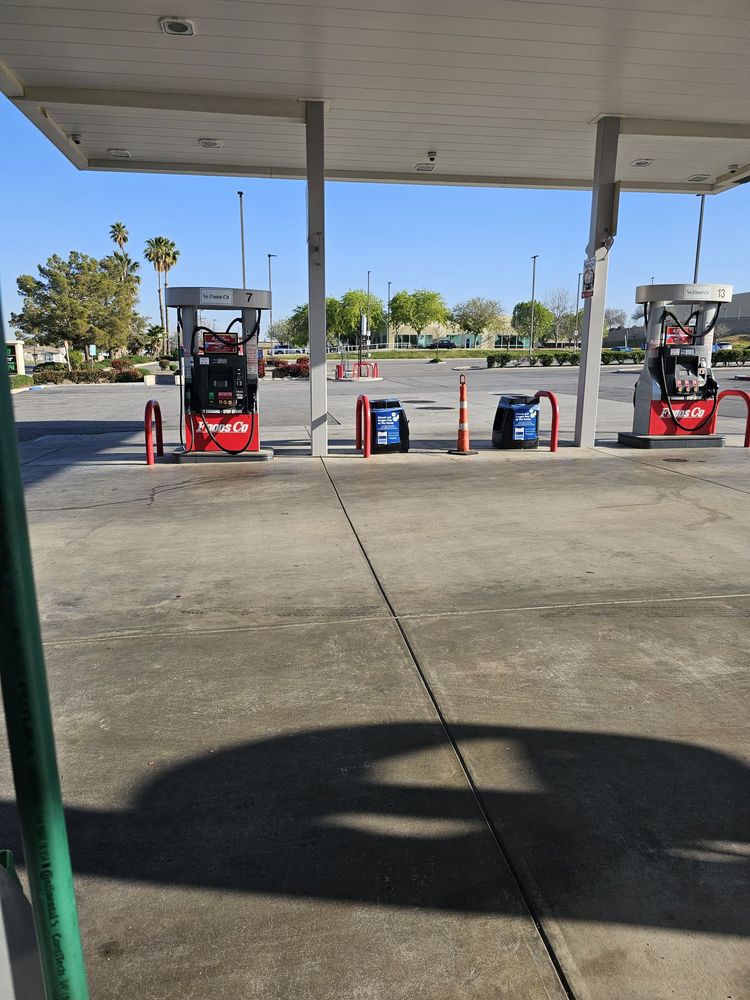 foods-co-fuel-center-updated-may-2025-2501-haley-st-bakersfield