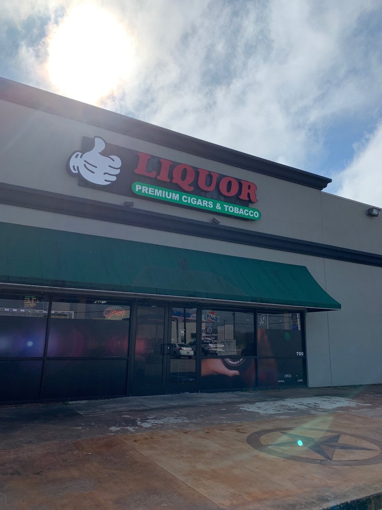 Liquor Premium Cigars & Tobacco Logo