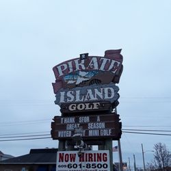 Pirate Island Miniature Golf - Pirate Island miniature golf Avalon