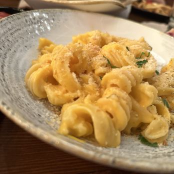 Sharps Roasthouse - MAC n cheese - American Near Me - SeaTac, Washington