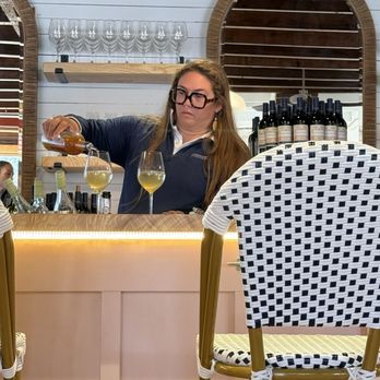 Gooseneck Vineyards - Server - Wineries Near Me - North Kingstown, Rhode Island