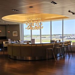 British Airways Galleries First Lounge - Bar