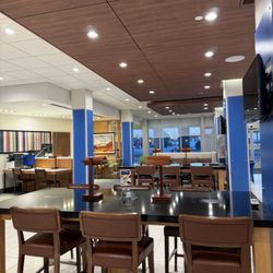 Holiday Inn Express & Suites Brigham City - North Utah - Nice lobby
