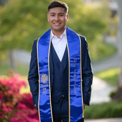 Robin Martinez Photography - Graduation