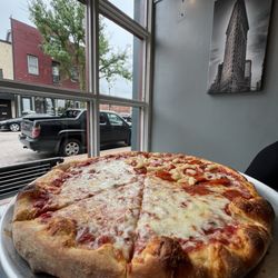 La Pizza St. Charles
