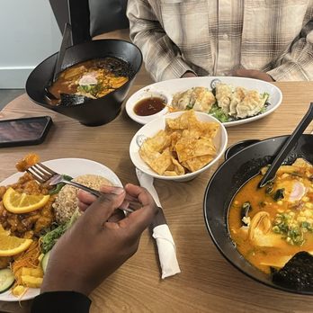 Kobe Ramen Pho & Poke - Wonton chips, Curry Ramen, Orange Chicken, Pork Katsu - Ramen Near Me - Bloomington, Illinois