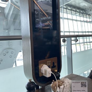 Gordon Ramsay Plane Food - I like the charging stations - British Near Me - Hounslow, XGL Gordon Ramsay Plane Food - I like the charging stations - British Near Me - Hounslow, XGL