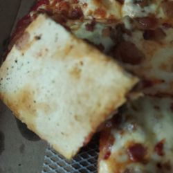 Jimano's Pizzeria - The crust was cooked perfectly!