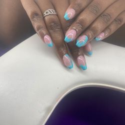 Truly Pyour Natural Nail Lounge - Gel X Short Set French done by Jamesha