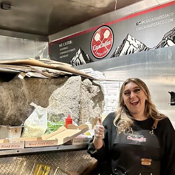 Cascadia Pizza - Food Trucks Near Me - Enumclaw, Washington