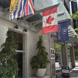 Hilton entrance off Homer street