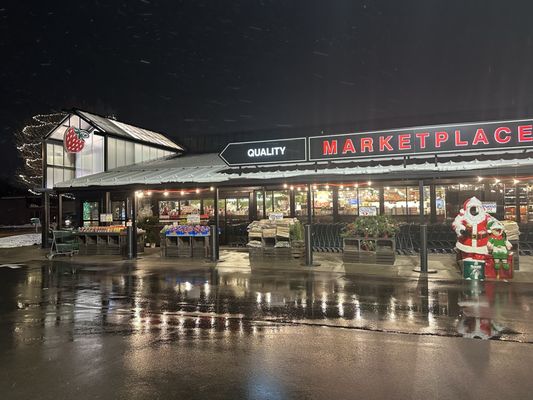 Nino Salvaggio International Marketplace by null