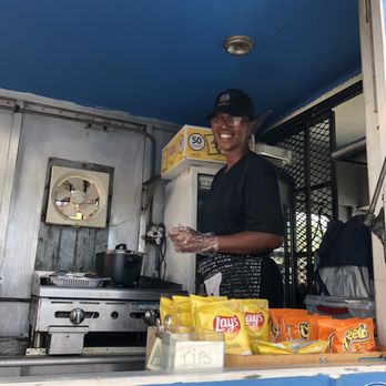 Joes Backyard Bbq Lunchwagon - Joe - Food Trucks Near Me - Aiea, Hawaii