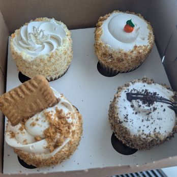 Isabella's Cupcakes & More - Tres leches, carrot cake, cream cheese cookie butter, cookies and cream. - Cupcakes Near Me - Riverside, California Isabella's Cupcakes & More - Tres leches, carrot cake, cream cheese cookie butter, cookies and cream. - Cupcakes Near Me - Riverside, California