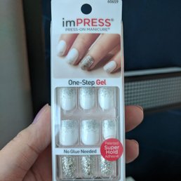 Press-on nails Press-on nails