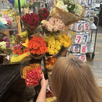 Smith's - Deals on flowers. They keep all the flowers fresh so they have sales every day on $7 rose bouquets ! - Drugstores Near Me - North Las Vegas, Nevada