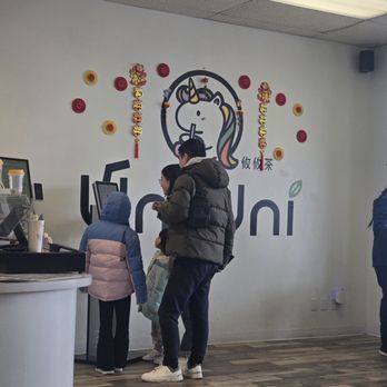 Uni Uni Tea - Kiosk area - Bubble Tea Near Me - West Allis, Wisconsin