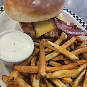 Ze's Diner - Juicy Suzy - Breakfast & Brunch Near Me - Prior Lake, Minnesota Ze's Diner - Juicy Suzy - Breakfast & Brunch Near Me - Prior Lake, Minnesota