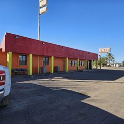 Coyote's Den Cafe