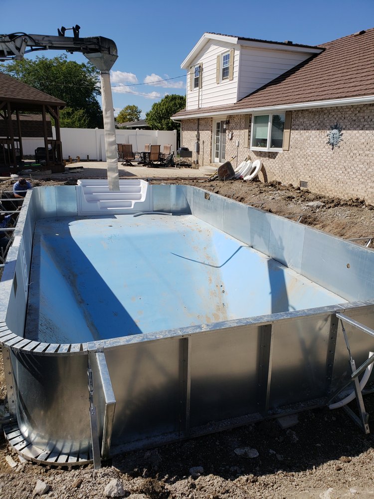 Social spots from The Pool Guy of Lima